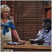 2 Broke Girls : photo Garrett Morris, Jennifer Coolidge