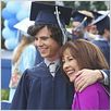 Photo Charlie McDermott, Patricia Heaton