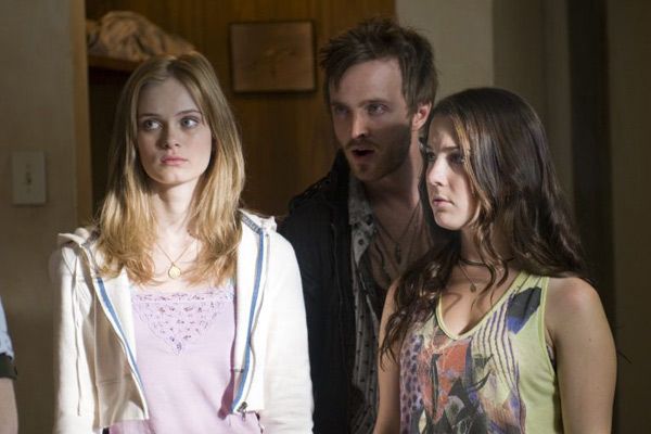 La Dernière Maison Sur La Gauche Netflix Photo de Aaron Paul dans le film La Dernière maison sur la gauche