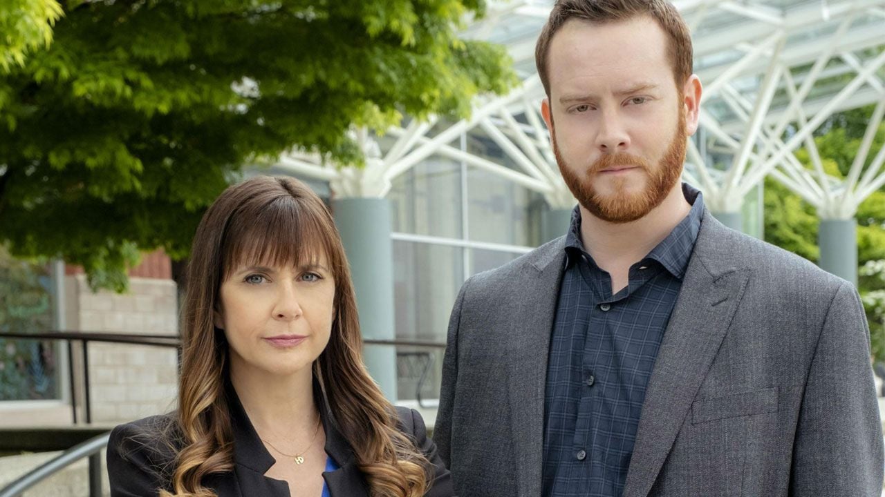 Petits meurtres et confidences sur TF1 : c'est quoi cette série avec Kellie Martin, vue dans Urgences ?