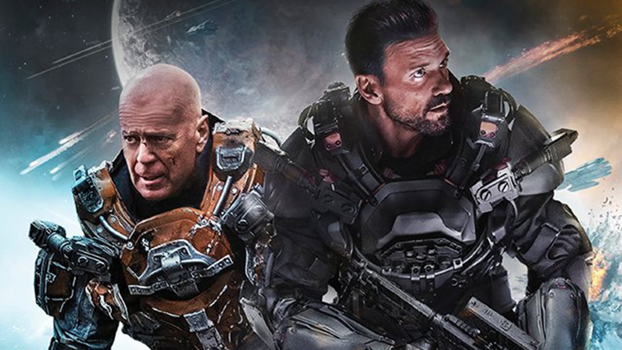 Bande-annonce Cosmic Sin : Bruce Willis en armure sauve la Terre d'une menace extraterrestre