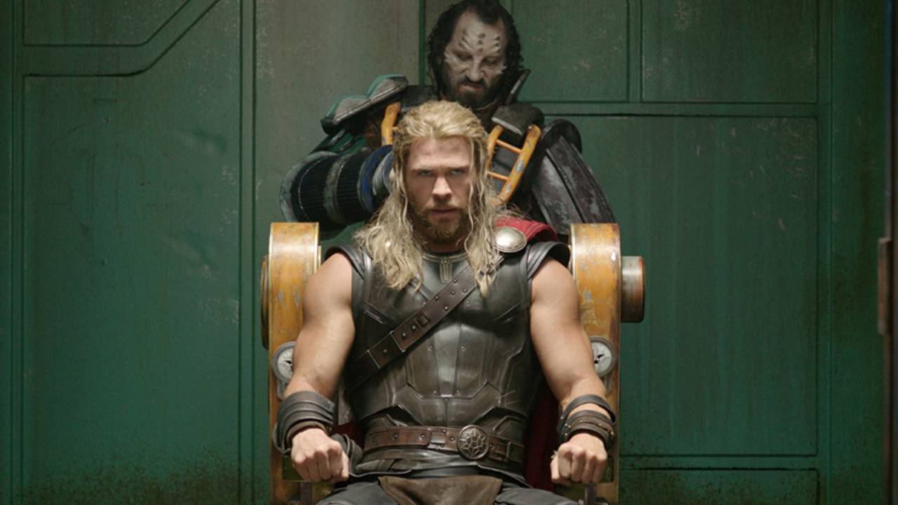 Thor Ragnarok : pourquoi le super-héros s'est-il fait couper les cheveux ?