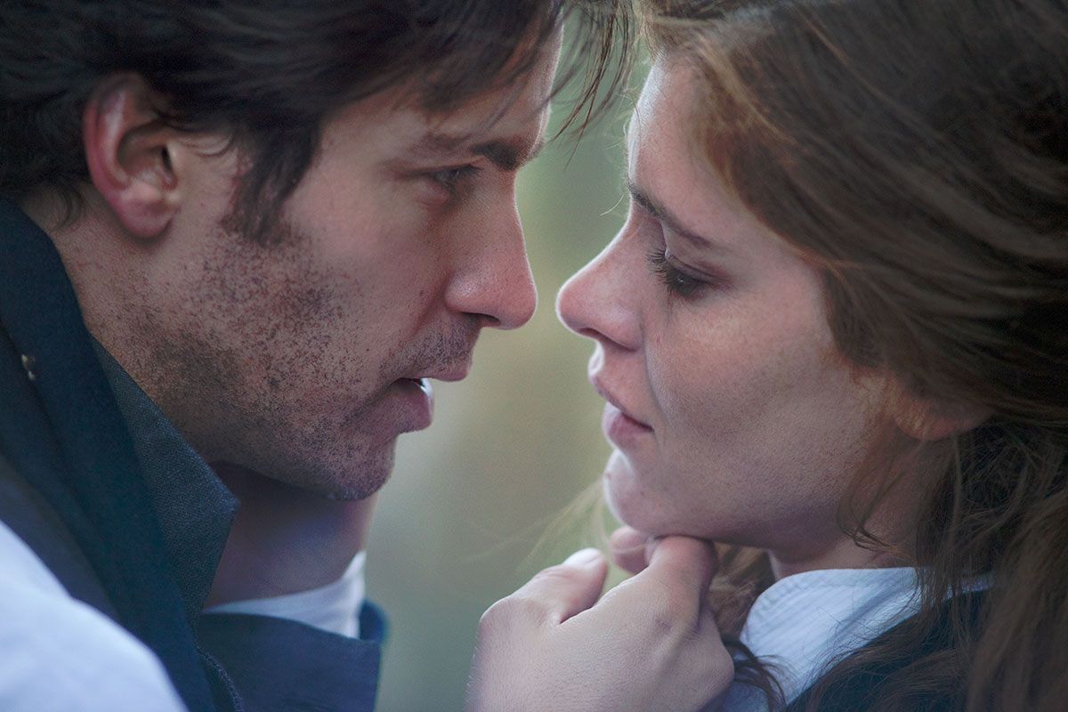 Films Et Séries Tv Avec Vittoria Puccini Anna Karenine : Photo de Santiago Cabrera et Vittoria Puccini 9 sur 12