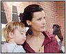 Rachel Griffiths à nouveau maman