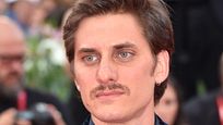 Martin Eden : qui est Luca Marinelli, l'acteur qui a volé la vedette à Joaquin Phoenix à Venise ? Martin Eden : qui est Luca Marinelli, l'acteur qui a volé la vedette à Joaquin Phoenix à Venise ?