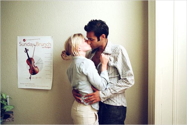 Just a kiss : photo Atta Yaqub, Eva Birthistle, Ken Loach