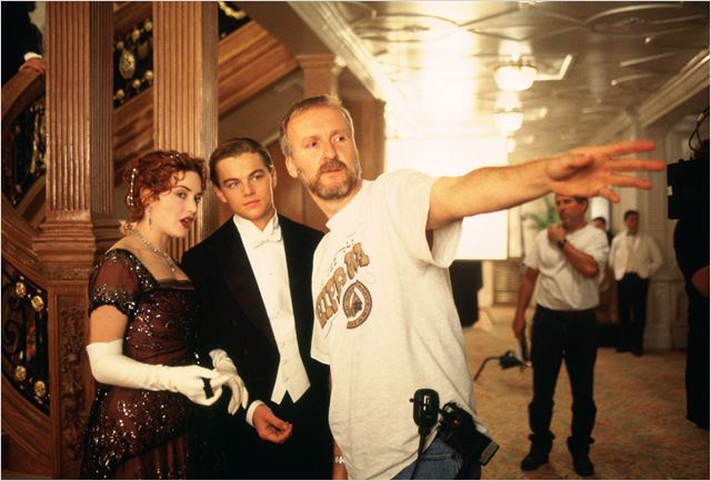 Photo De James Cameron Dans Le Film Titanic Photo 19 Sur 32 Allociné 