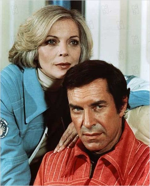 Cosmos 1999 : photo Barbara Bain, Martin Landau