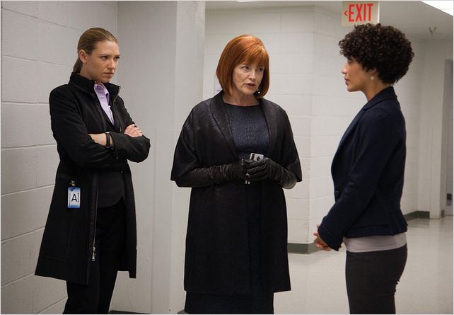 Fringe : photo Anna Torv, Blair Brown, Jasika Nicole