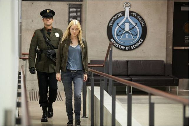 Fringe : photo Georgina Haig, Joshua Jackson