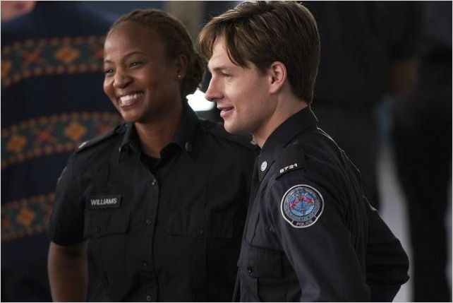 Rookie Blue : photo Gregory Smith, Melanie Nicholls-King