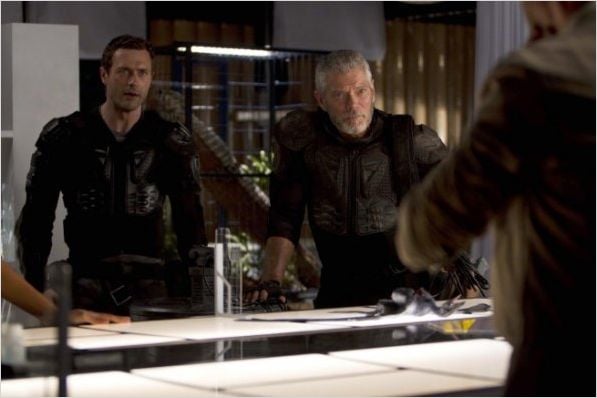 Terra Nova : photo Jason O'Mara, Stephen Lang