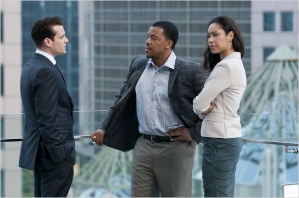 Suits, avocats sur mesure : photo Gabriel Macht, Gina Torres, Russell Hornsby