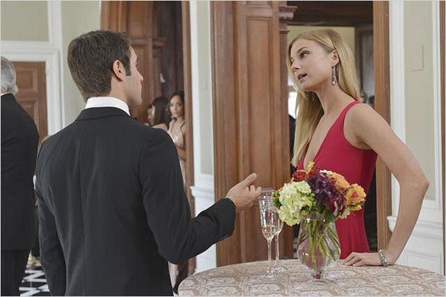 Photo Emily VanCamp, Joshua Bowman