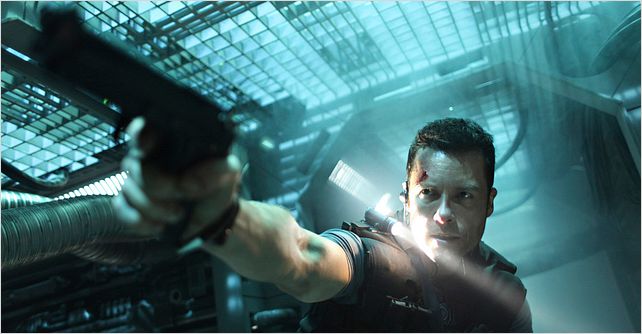 Lock Out : photo Guy Pearce, James Mather, Stephen St. Leger
