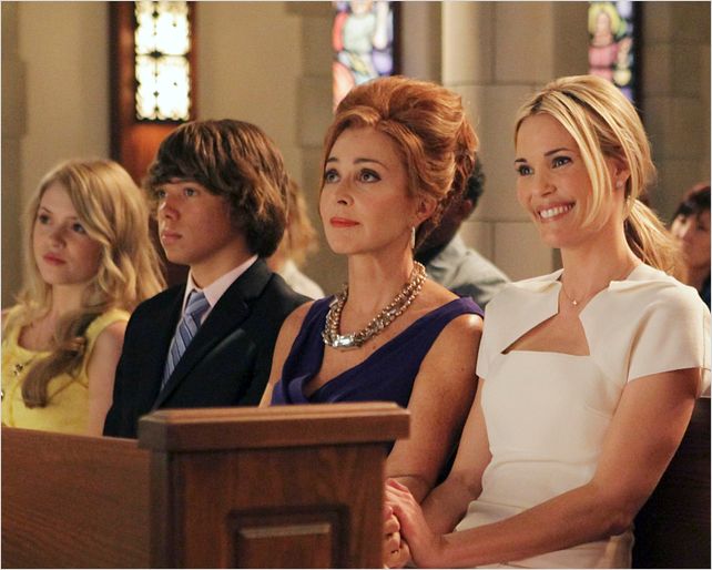 GCB : photo Annie Potts, Colton Shires, Lauran Irion, Leslie Bibb