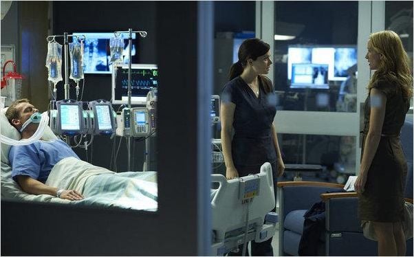 Saving Hope : photo Erica Durance, Michael Shanks, Michelle Nolden
