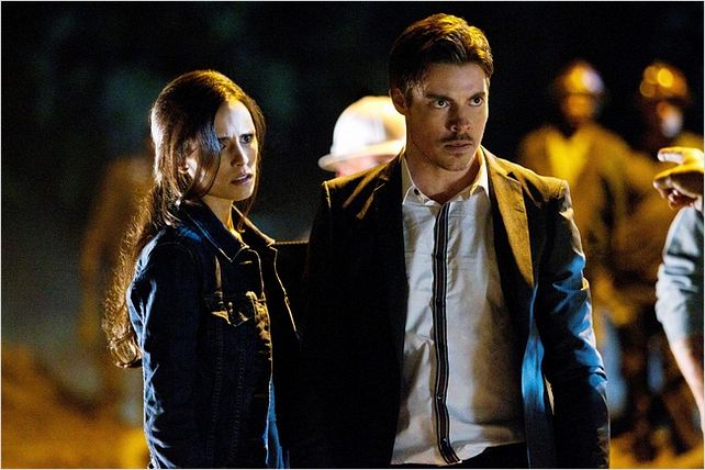 Photo Jordana Brewster, Josh Henderson