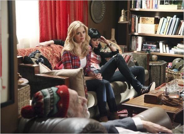 Photo Dreama Walker, Krysten Ritter, Zitto Kazann