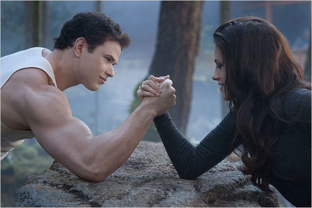 Twilight - Chapitre 5 : Révélation 2e partie : photo Bill Condon, Kellan Lutz, Kristen Stewart, Stephenie Meyer