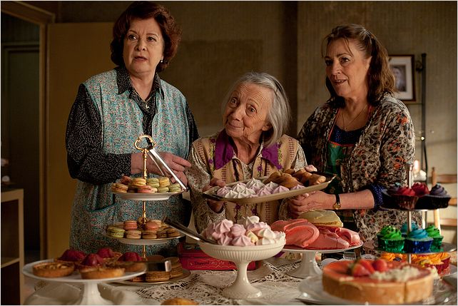 Paulette : photo Carmen Maura, Dominique Lavanant, Françoise Bertin