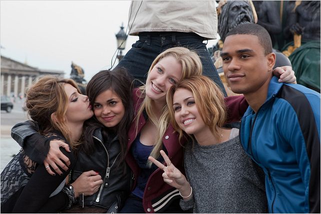 LOL USA : photo Ashley Greene, Ashley Hinshaw, Lina Esco, Miley Cyrus, Tanz Watson