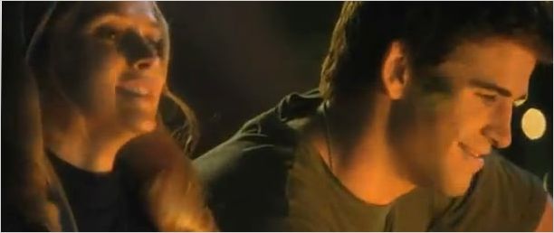 "Love and Honor" : la bande-annonce avec Liam Hemsworth et Teresa Palmer ! [VIDEO]