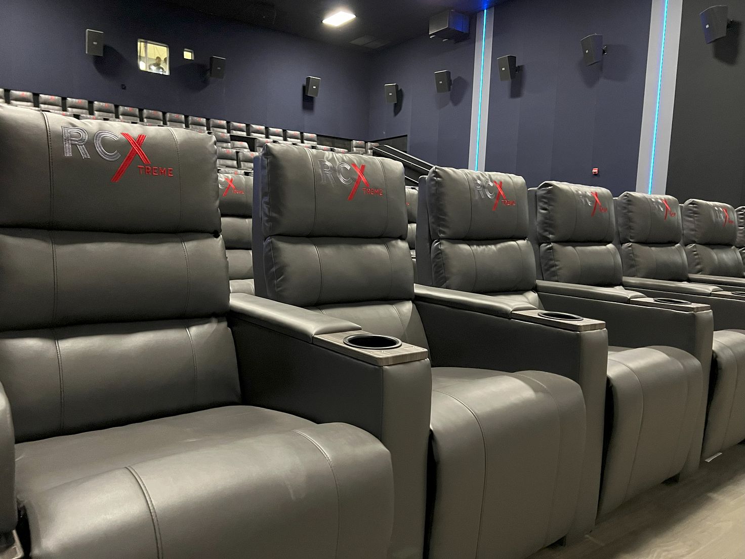 Theatre details R/C Richland Crossings Movies 12 RC Theatres