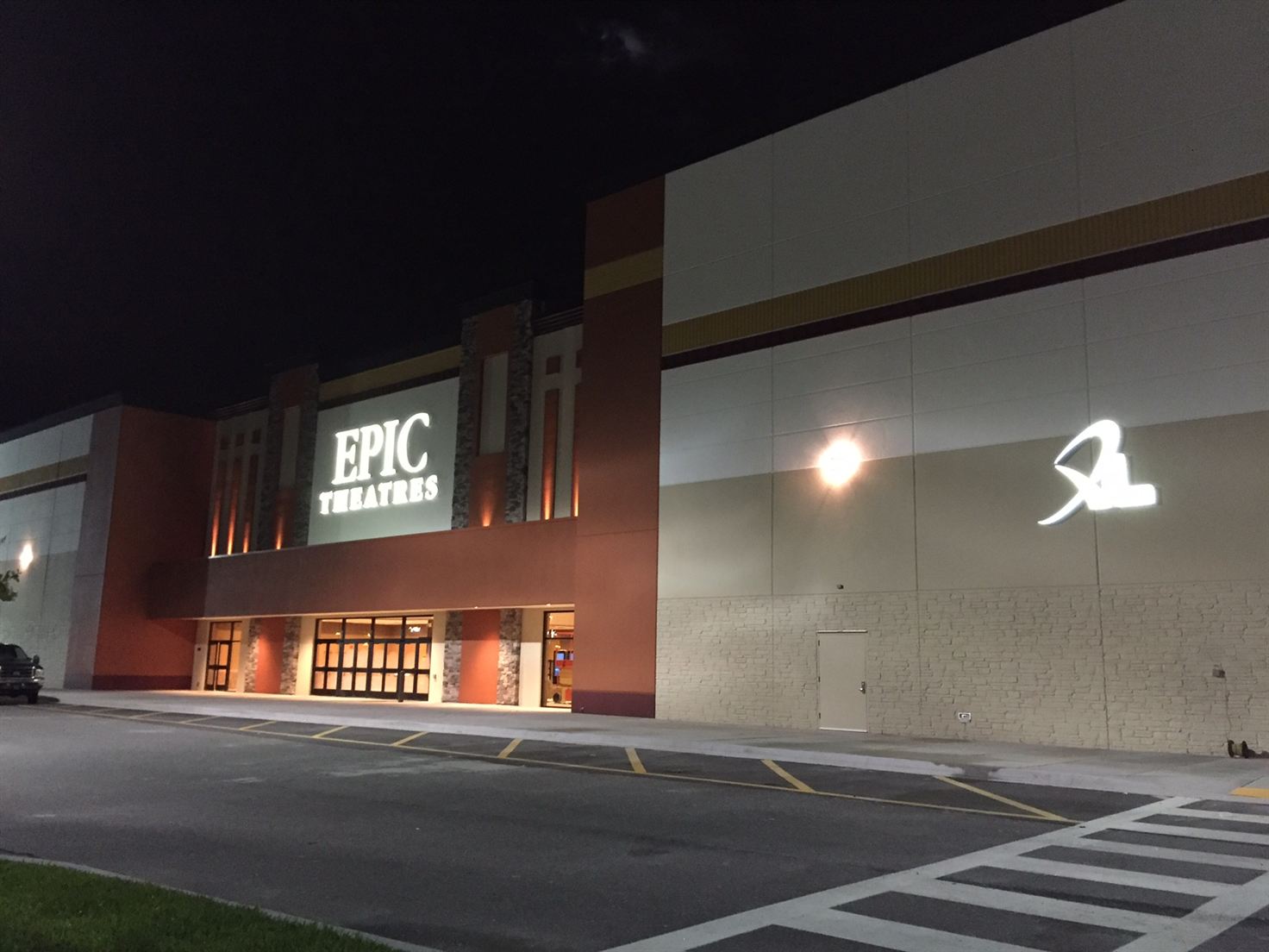 Epic Theatres at Oakleaf with Epic XL