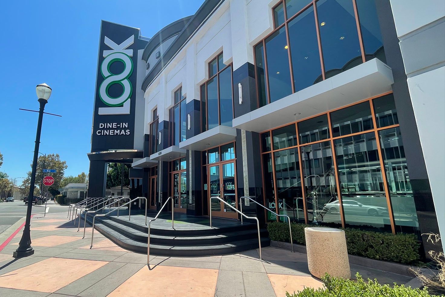 Downey, CA LOOK Dinein Cinema LOOK Cinemas