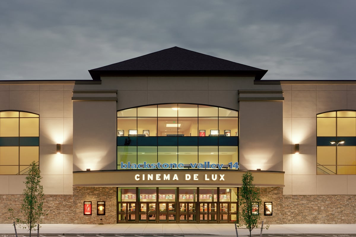 Blackstone Valley 14: Cinema de Lux