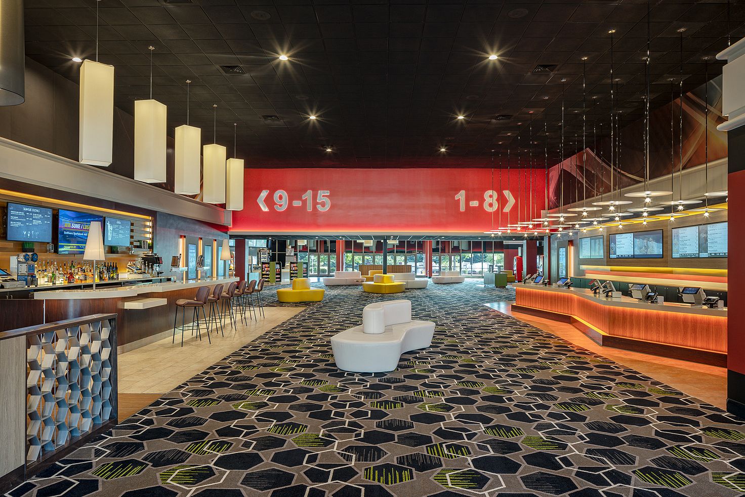 Warwick RI Movie Theater | Showcase Cinemas Warwick Quaker Lane