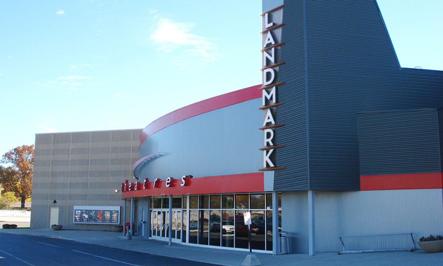 Theatres Landmark Glendale 12, Indianapolis Landmark Theatres