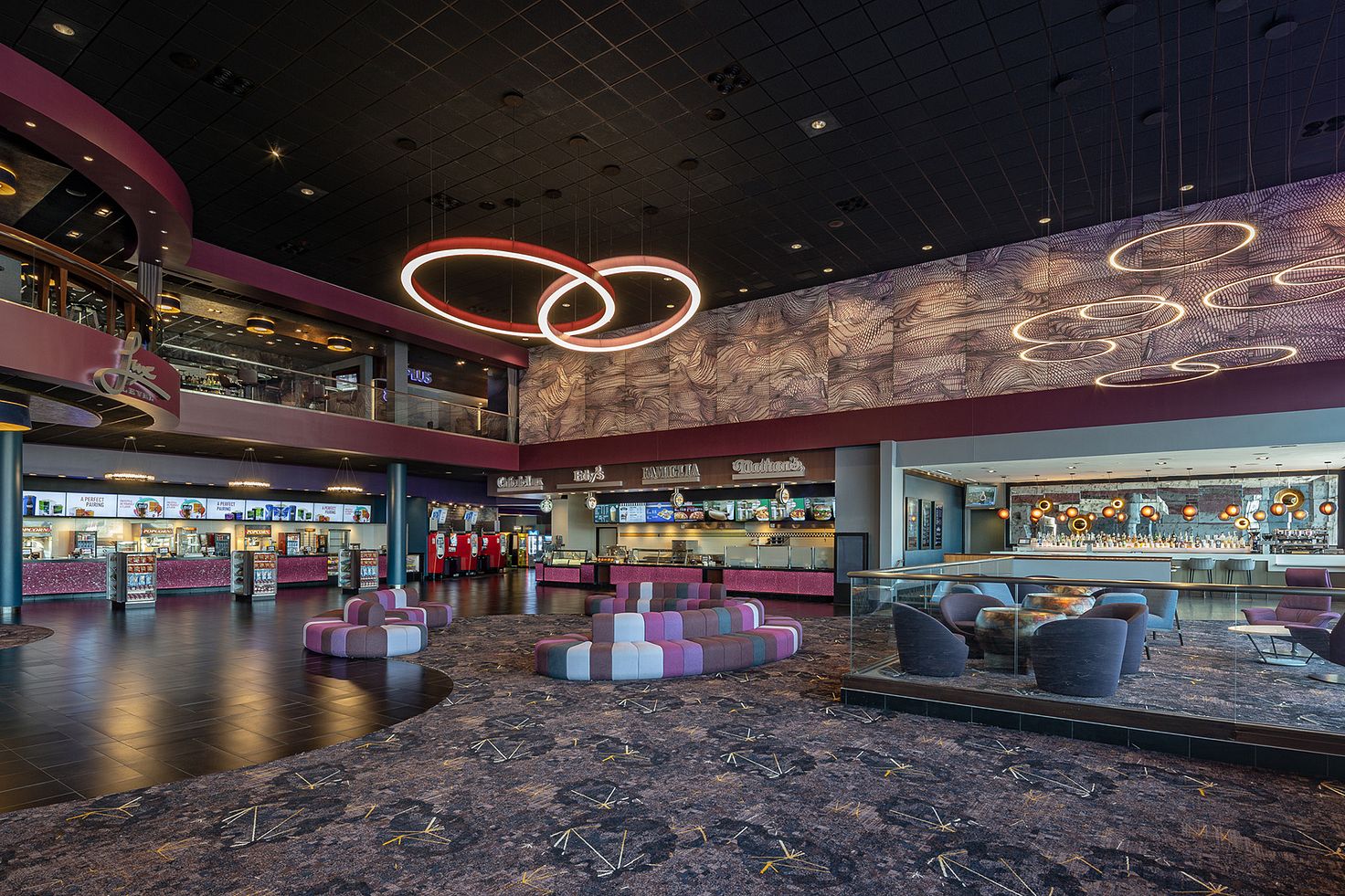 Showcase Cinema de Lux Legacy Place