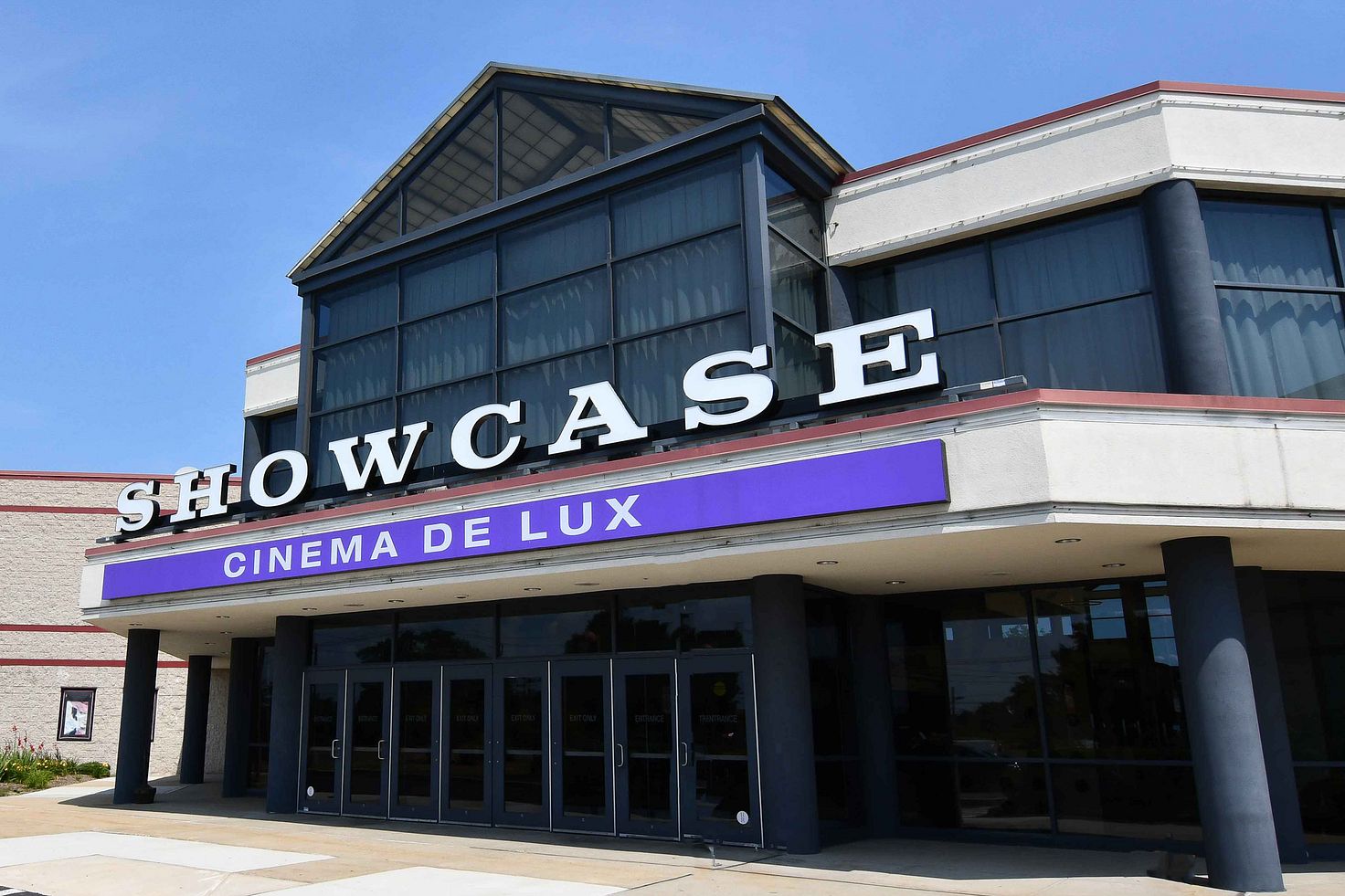 Farmingdale Movie Theater Showcase Cinema de Lux Farmingdale