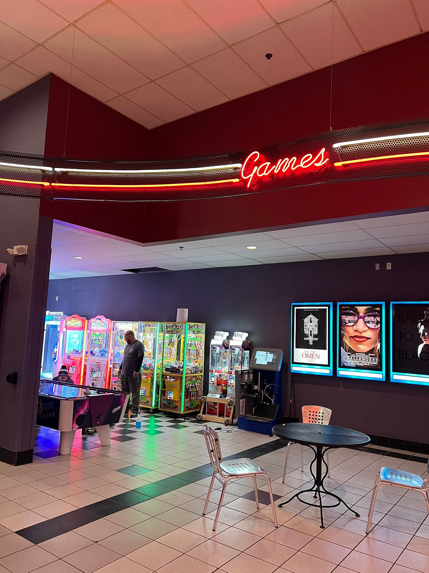 Theatre details R/C Richland Crossings Movies 12 RC Theatres