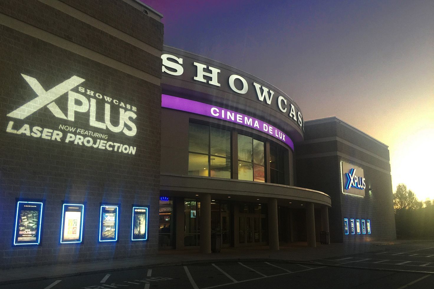 lowell-movie-theater-showcase-cinema-de-lux-lowell-showcase-cinemas